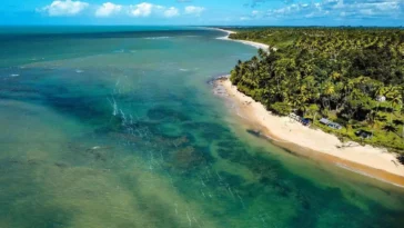 praia do satú caraiva