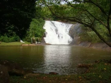 Cachoeira Rio do Meio