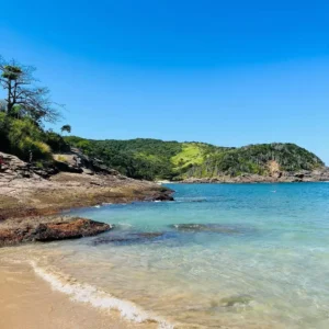 Praia da Ferradurinha O Refúgio Secreto em Armação dos Búzios