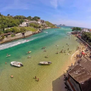 Praia dos Amores na Barra da Tijuca