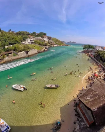 Praia dos Amores na Barra da Tijuca