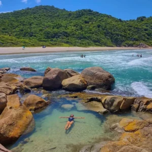 Praia dos Ilhéus, na bela Governador Celso Ramos.