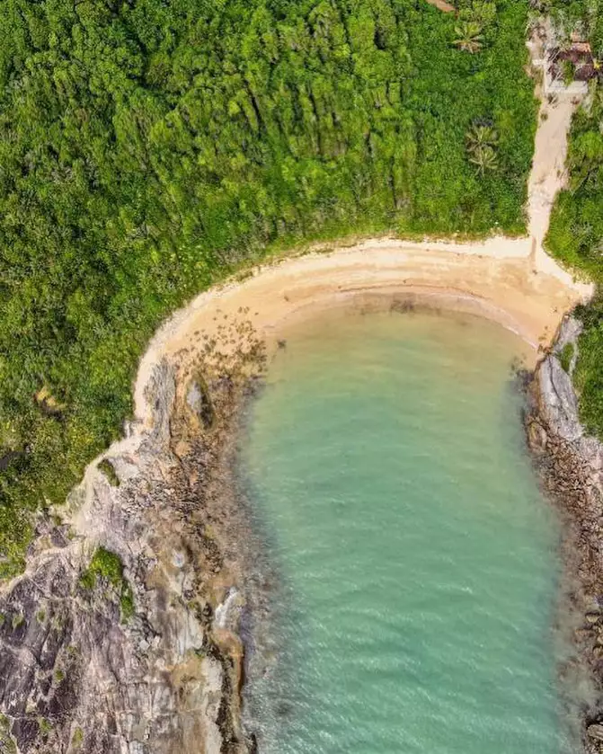 Praia do Ermitão em Guarapari Refúgio Tranquilo