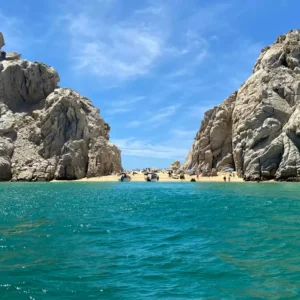 Lovers Beach em Cabo San Lucas Foto de Shahrzad Kosari na Unsplash